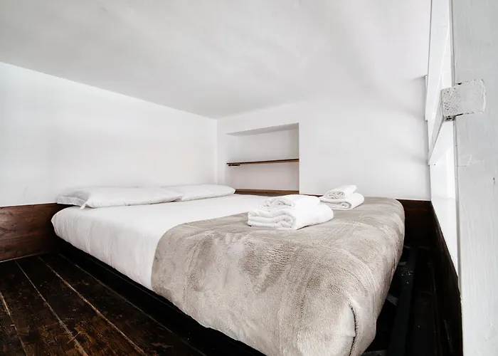 Just Urban Stays - Refined Apartment In City Life 2 Min M1 E M5 Metro Апартаменты Милан